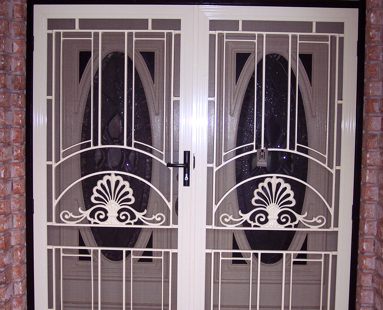 Retractable Insect Screens & Doors - Capricorn Screens, Awnings